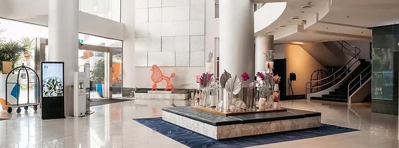 hotel-foyer